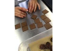 ��������