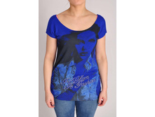 ����� ����