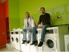 �������