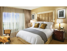 006700-06-deluxe Bedroom.jpg