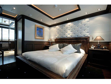 20 INT VIP cabin.jpg