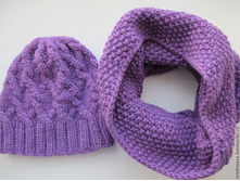 Da719841095-aksessuary-komplekt-vyazanyj-lavanda-shapka-n1625.jpg