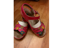 �������