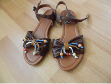 38 �-�. 600 ���