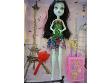 ����� ����