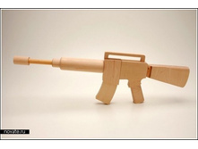 Ratata wooden machine gun.jpg