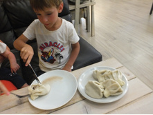 �������))