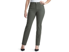 Petite Gloria Vanderbilt Amanda Classic Tapered Jeans   $19.99