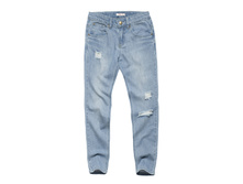 KBW17-91951 svetl-dzhins.jpg