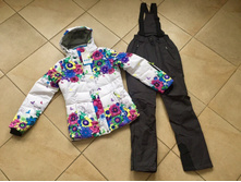 ����������� ������� ���������� �������� Yrun (Kalborn) ���� Blue Winter Fairy. ������� S (42), M (44), L (46), XL (48), XXL (50), XXXL (52). ���� 4980 �.