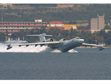2.Vzlet-samoleta-amfibii-A-40..jpg