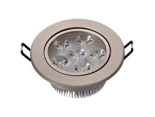 637013006 700�.jpg