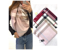 ������ Burberry 35% ������� 65% ������ ������ 140�140 ���� 790 ���.