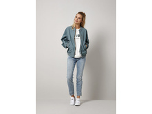 H2W 17S2 YAYA 4178-385x550.jpg