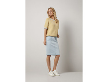 H2W 17S3 YAYA 4431-385x550.jpg