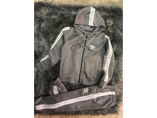 ���\�������: #10254008 ���������� ������ 897,00 ���. �������: 116-122, 122-128, 128-134, 134-140 ������: 65%cotton 35%polyester ������ �������������: ������