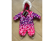 ������ ������ ���������� ���������� Valianly ������ "���������" ���� Magic Pink Hearts. ������� 74, 80, 86, 92, 98, 104. ���� 3120 ���.