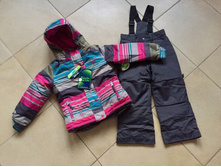 ������ ������ ���������� �������� Peluche et Tartine (������) ���� Blackberry. ������� 4 (104+6), 5 (110+6), 6 (116+6), 7 (122+6), 8 (128+6). ���� ��� 4650 �.