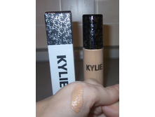 ��������� ���� Kylie Matte Liquid Foumdation 35ml.