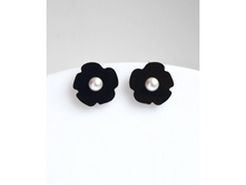 ������ Black flower