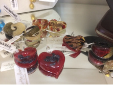 ����� ����