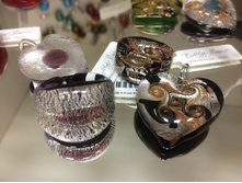 ����� ����