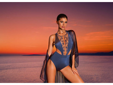 BW SS18 Page 098.jpg