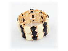 ������� � �������� ������ � ������� ������� �������� ������� "Exquisite Charms WB", 817,5