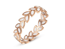 ������ � ���� ����� �������� ������� ������� ������� � ������ "White leaves", 487,5