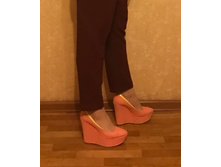 ����� ����