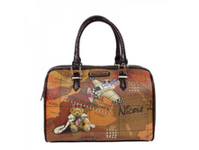 Lun11679-luna takes the world.jpg