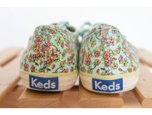 ���� Keds