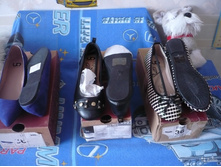 �������