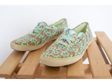 ���� Keds