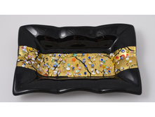 ����� Elegans  � �������� ��������� 12�18 ����)