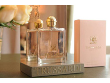 Trussardi Delicate Rose ��� �.� 100 �� ������