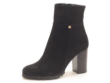 ���. 870 3200�