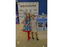 ����� ����