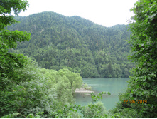 ����� ����