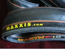 �������� Maxxis Xenith, 26x1.5, �������, 2��.