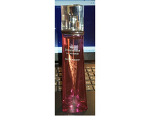 GIVENCHY VERY IRRESISTIBLE edp lady.jpg