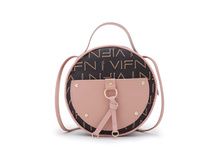 �4 ���� 700 �.