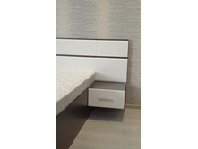 ����� ����