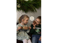 Photo 5219938488479249448 y.jpg