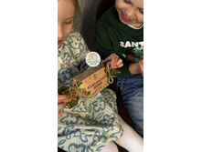 Photo 5219938488479249453 y.jpg