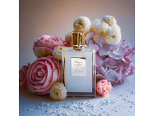 KILIAN WOMAN IN GOLD edp lady.jpg
