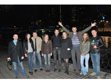 ����-����