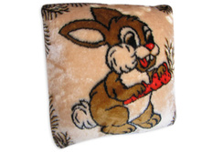 podushka_zayac_s_morkovkoy_45 �� 45, 94 �..jpg