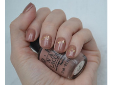 OPI Barefoot in Barcelona + Essence Make it golden.JPG