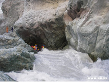 ���� � �3